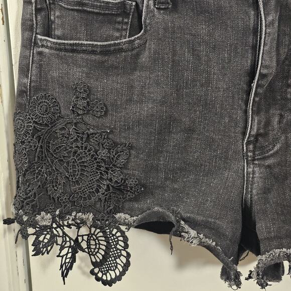 American Eagle Hi-Rise Shortie Denim Lace Front Shorts Black Size 14 Stretch - Picture 2 of 7